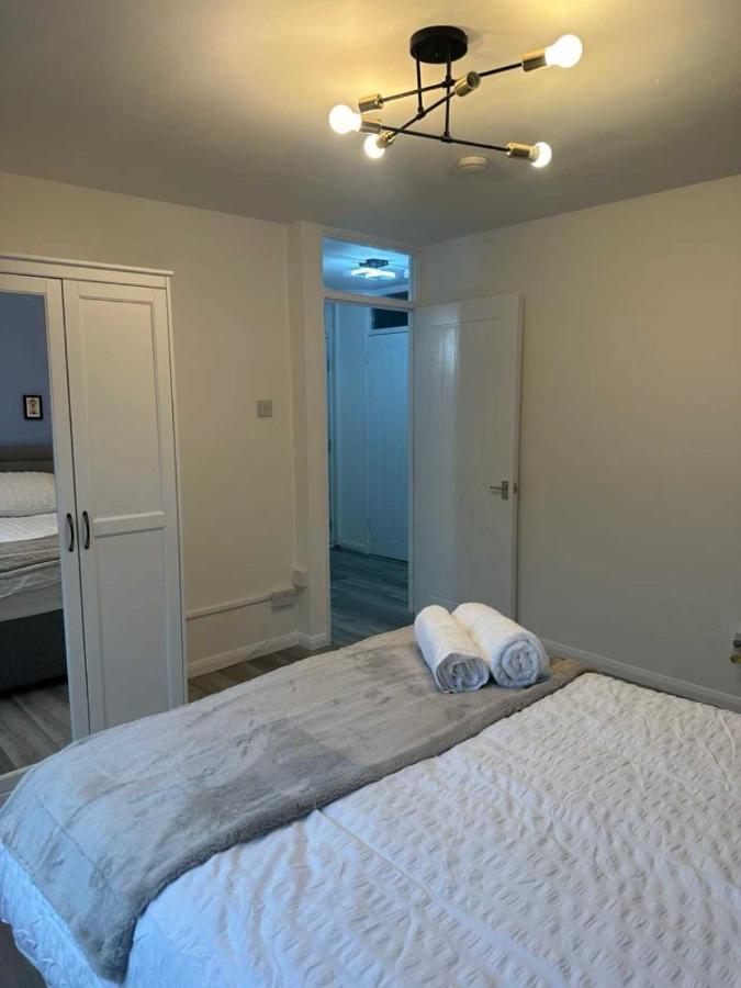 Stylish Apartment At Carlton Grove London Exteriör bild